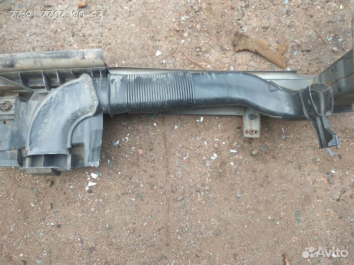 Воздухозаборник на Форд Мондео 4 2012 год