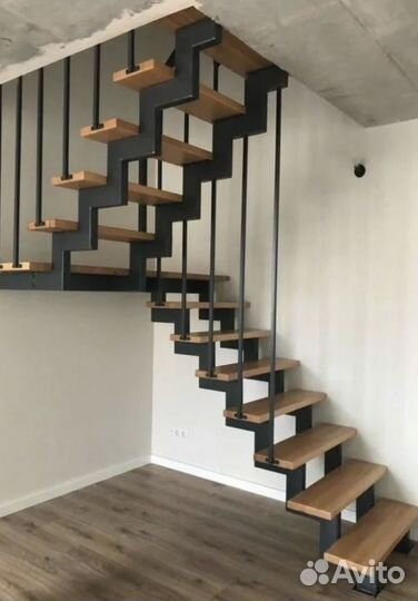 Лестница на металлокаркасе под ключ