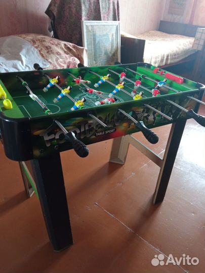 Настольный футбол (кикер)