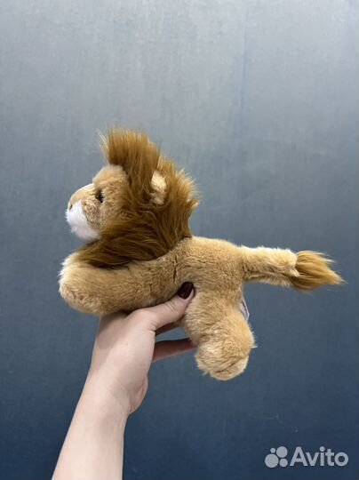 Плюшевый лев фирмы aurora