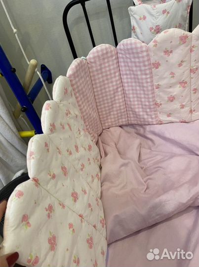 Бортики в кроватку для девочки