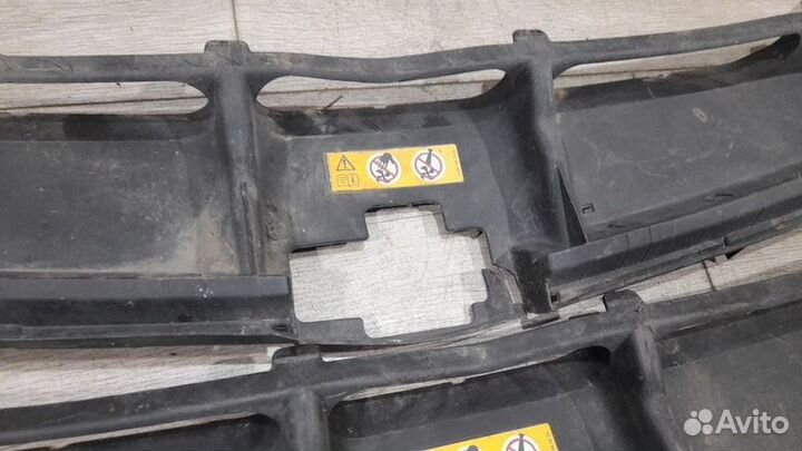 Кожух замка капота Mercedes W166 Ml Class X166 Gl