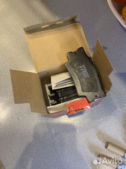 Задние тормозные колодки rav4