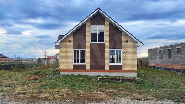 Коттедж 100 м² на участке 8 сот.