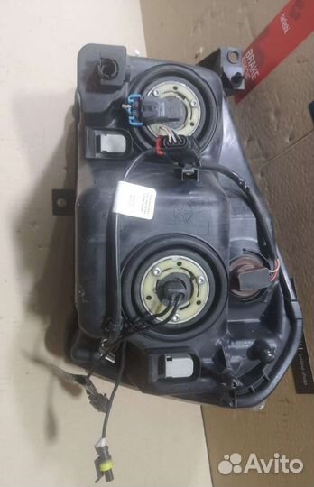 Фары Dodge Magnum LX