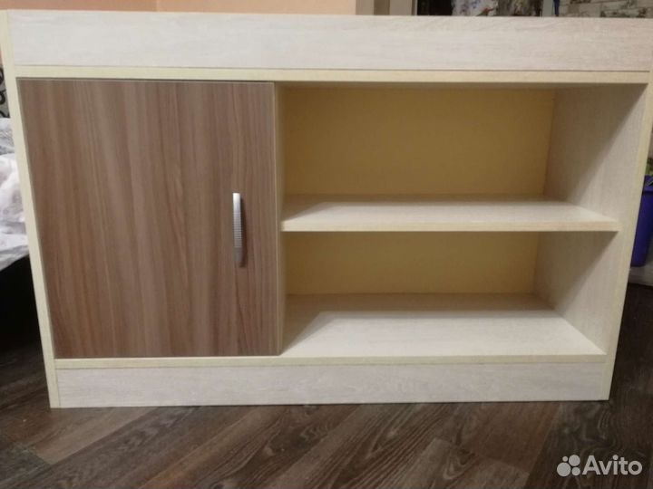 Полка настенная в отличном состоянии