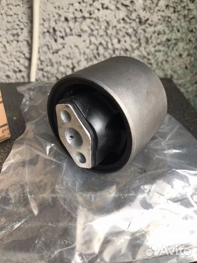 Продаю новый сайлентблок переднего нижнего рычага