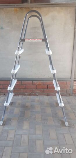 Лестница для басейна