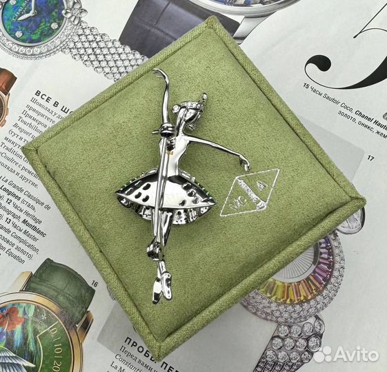 Серебряная брошь Van Cleef