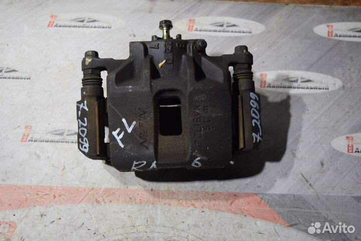 Суппорт перед лево c Honda Odyssey RA6 F23A