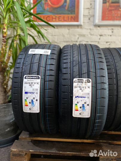 Continental ContiSportContact 7 255/35 R21 и 285/30 R21 98Y