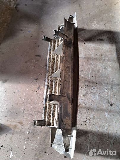 Воздухозаборник радиатора Mercedes W140