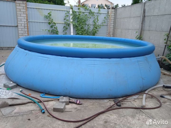 Надувной бассейн