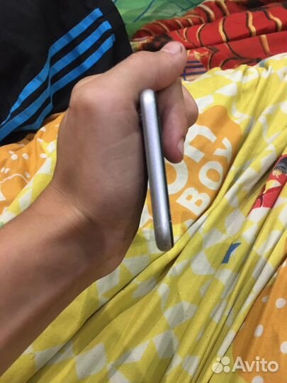 Телефон iPhone 6
