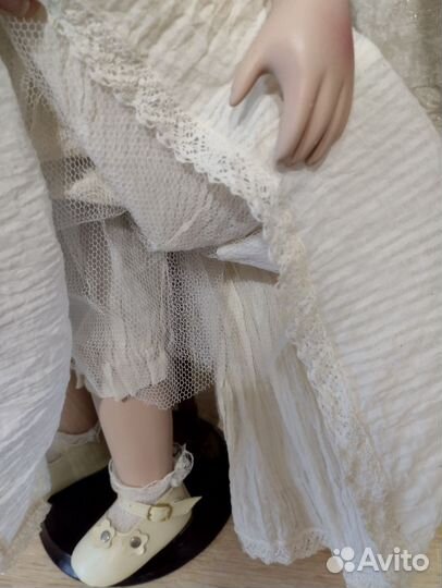 Кукла фарфоровая коллекционная