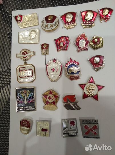 Знаки ВЛКСМ