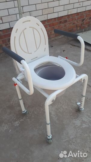 Санитарный стул для инвалидов