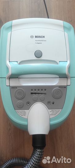 Моющий пылесос Bosch Aqua Wash BWD420HYG