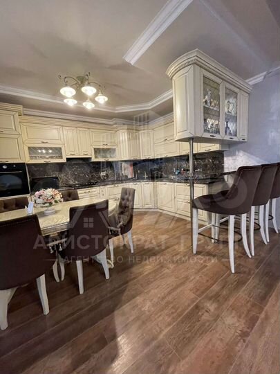 2-к. квартира, 83 м², 5/7 эт.