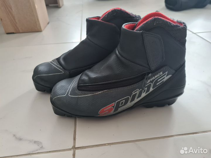 Лыжные ботинки