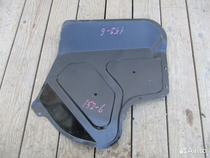 Брызговик моторного отсека правый Газ Газель