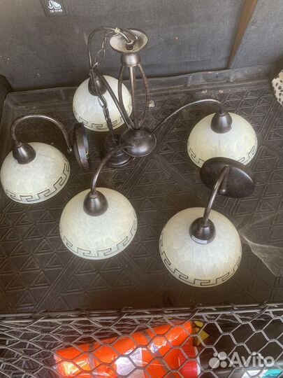 Криплект светильников. Люстра и 2 бра