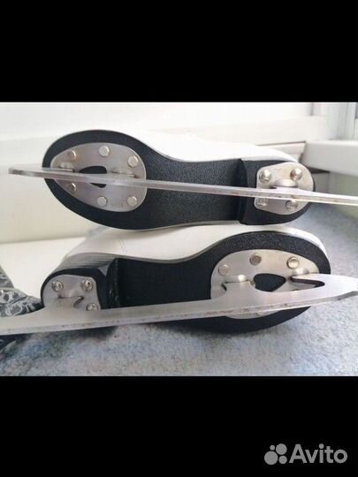 Коньки фигурные 31р