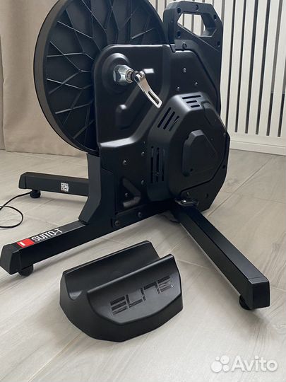 Велостанок Elite Suito