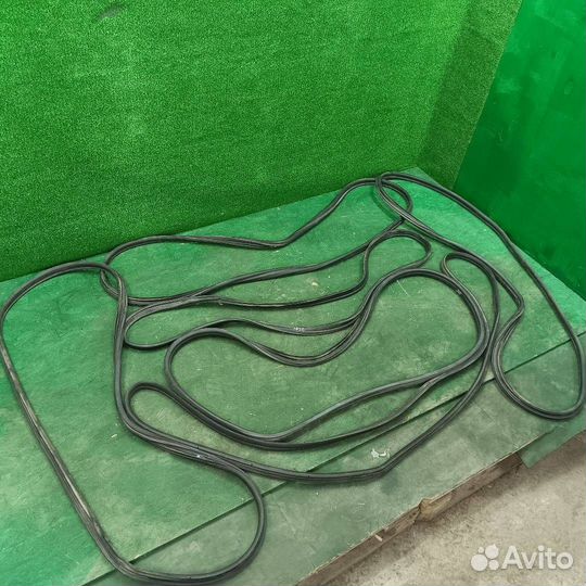 Уплотнитель дверного проема Citroen C5 рест. 2005