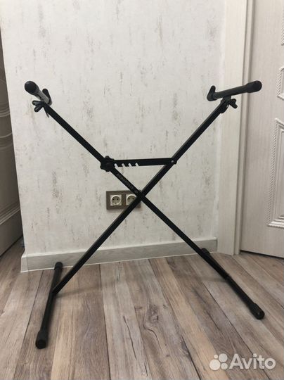 Стойка для синтезатора