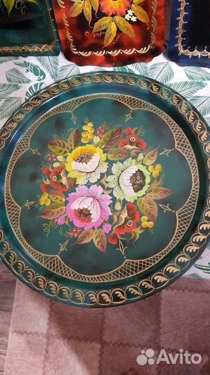 Тагильская роспись на подносах и на посуде