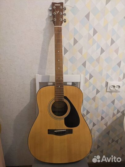 Акустическая гитара