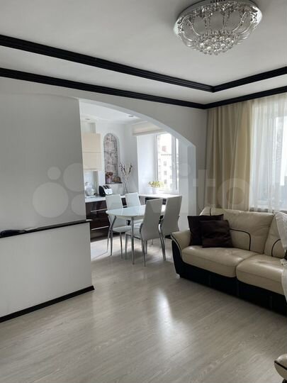 3-к. квартира, 90 м², 5/5 эт.
