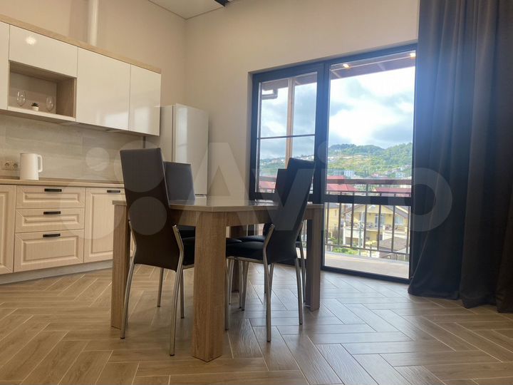 2-к. квартира, 58 м², 3/3 эт.