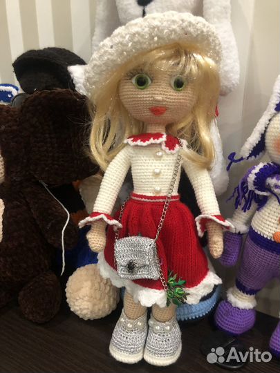 Кукла ручной работы вязаная