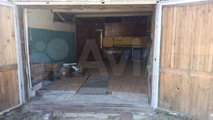 Гараж, > 30 м²