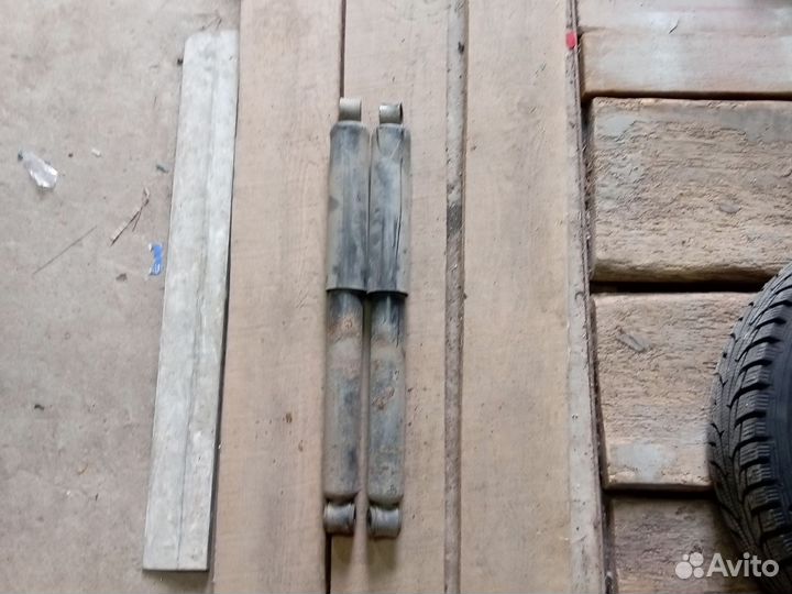 Задний амортизатор УАЗ Патриот