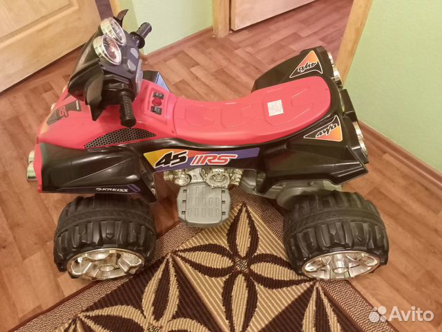 Детский квадроцикл на аккумуляторе