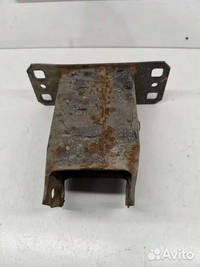 Кронштейн усилителя переднего бампера левый