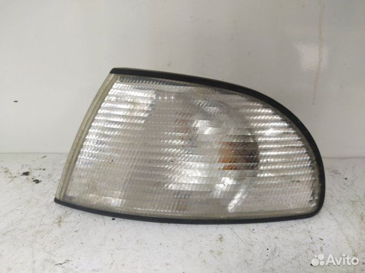 Габарит передний левый Audi A4 8D5