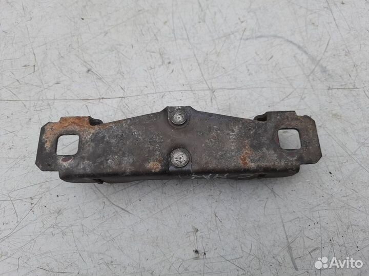 Ответная часть замка багажника Форд С Мах