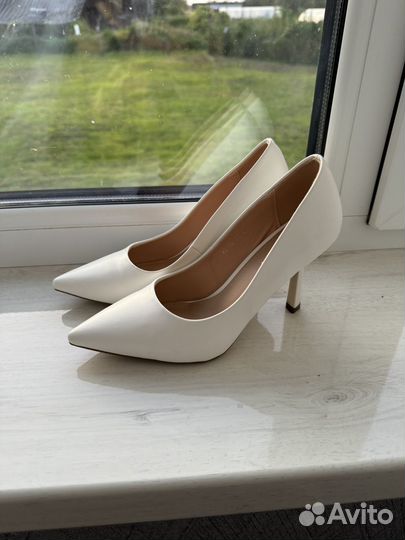 Туфли белые 36