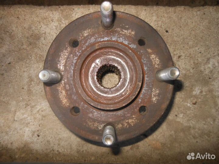 Ступица передняя Mitsubishi Carisma (DA) 1999-2003