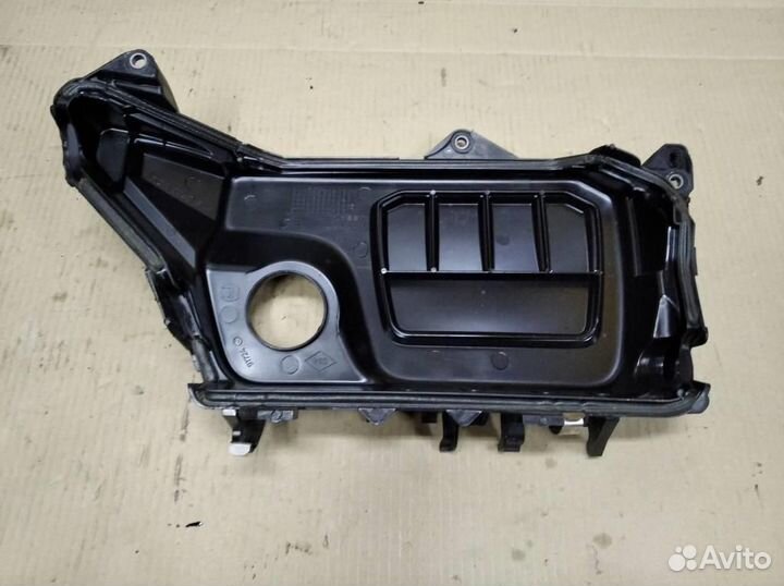 Крышка двигателя декоративная W447 V-class Vito