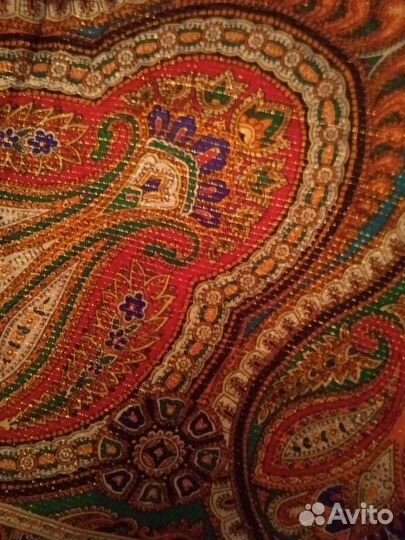 Платок большой, яркий, нарядный