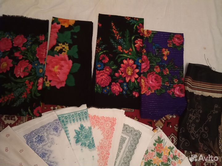 Косынки, платочки, платки новые