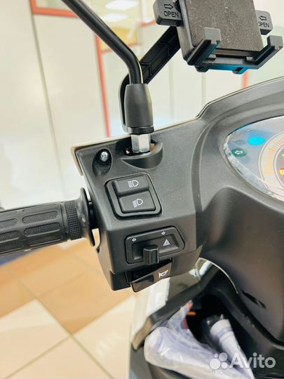 Скутер бензиновый