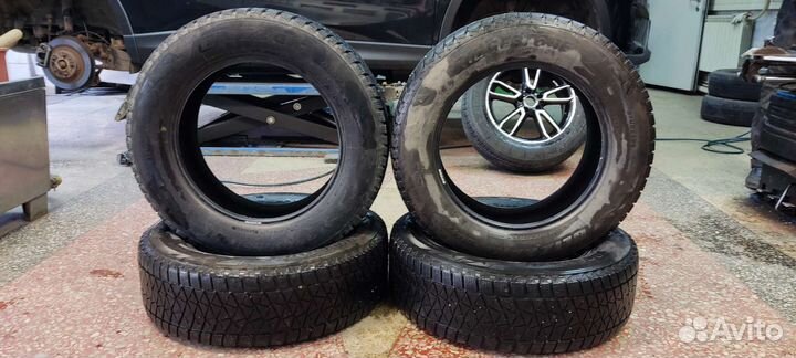 Bridgestone Blizzak DM-V1 225/65 R17