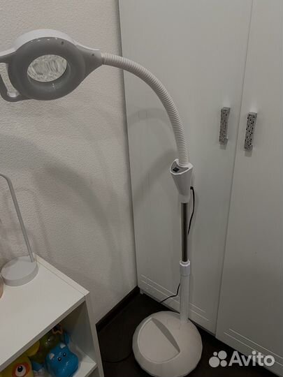 Лампа лупа напольная