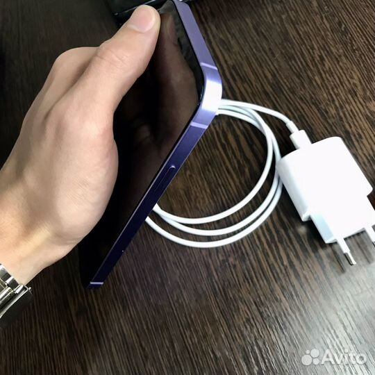 iPhone 12, 64 ГБ